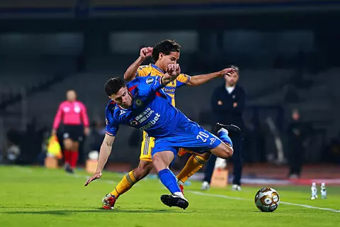 منافس بيراميدز المحتمل.. كروز أزول يتعادل مع تايجرز في نصف نهائي الدوري المكسيكي